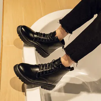 Yeni Siyah Çizmeler erkek Kore Versiyonu Öğrenci Tüm Maç Orta Üst Çizmeler erkek Su Geçirmez Yüksek Top deri ayakkabı Erkekler